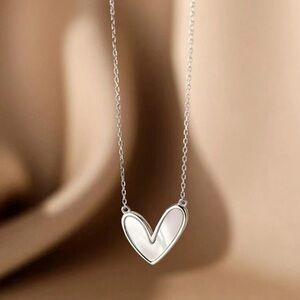 New heart shaped pendant necklace